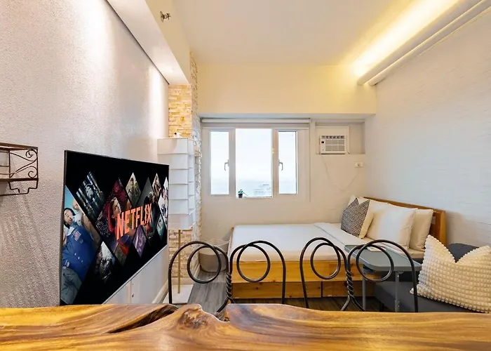 In Makati Near Airport And Free Parking! *