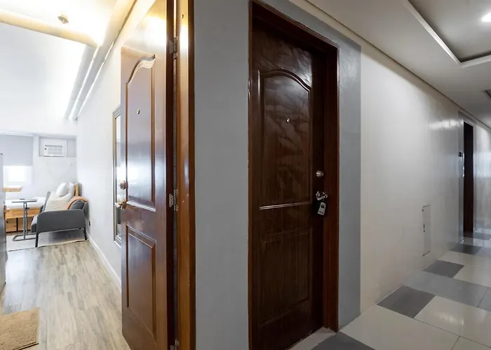In Makati Near Airport And Free Parking! Apartment